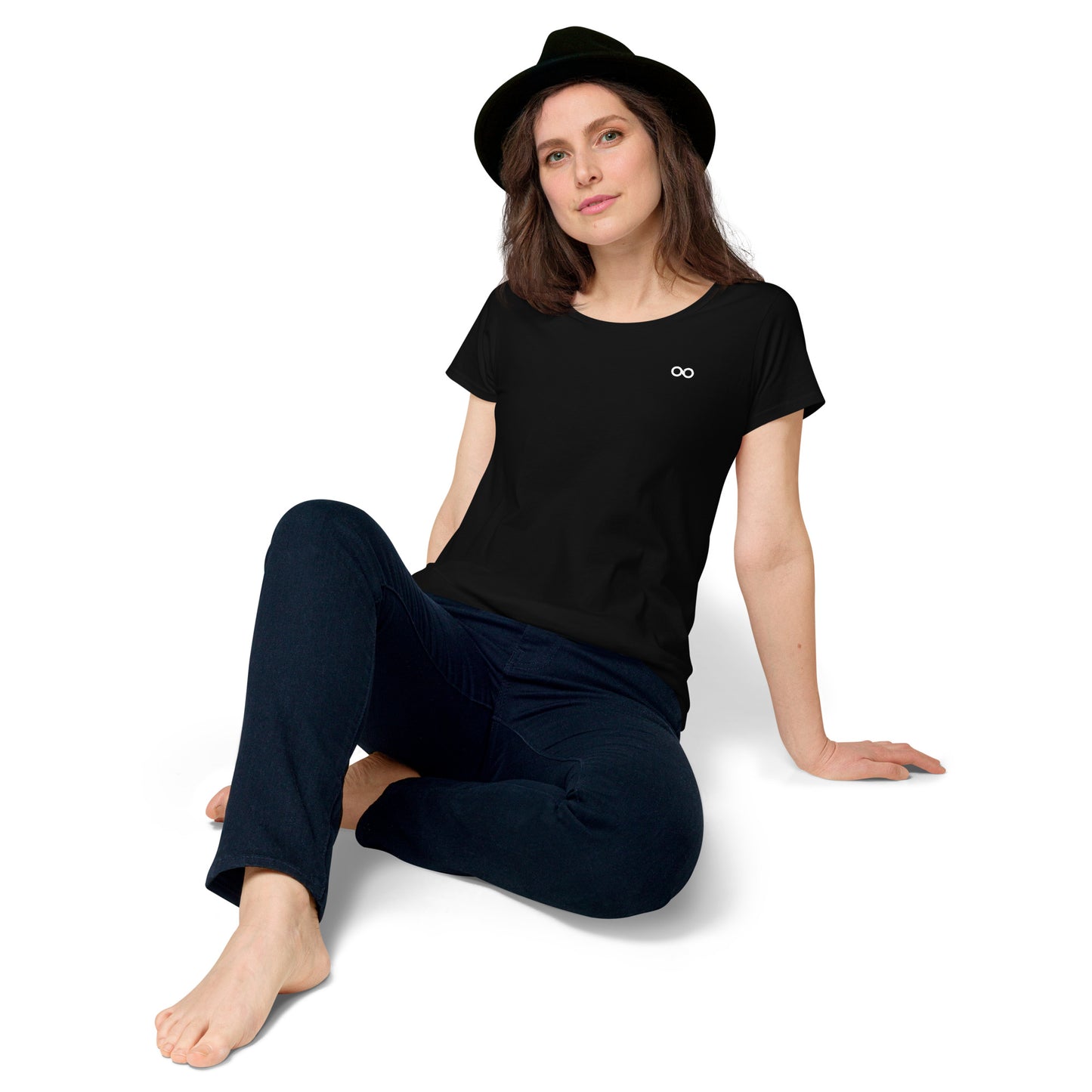 Universe 8 - Women’s round neck tee - Universe 8