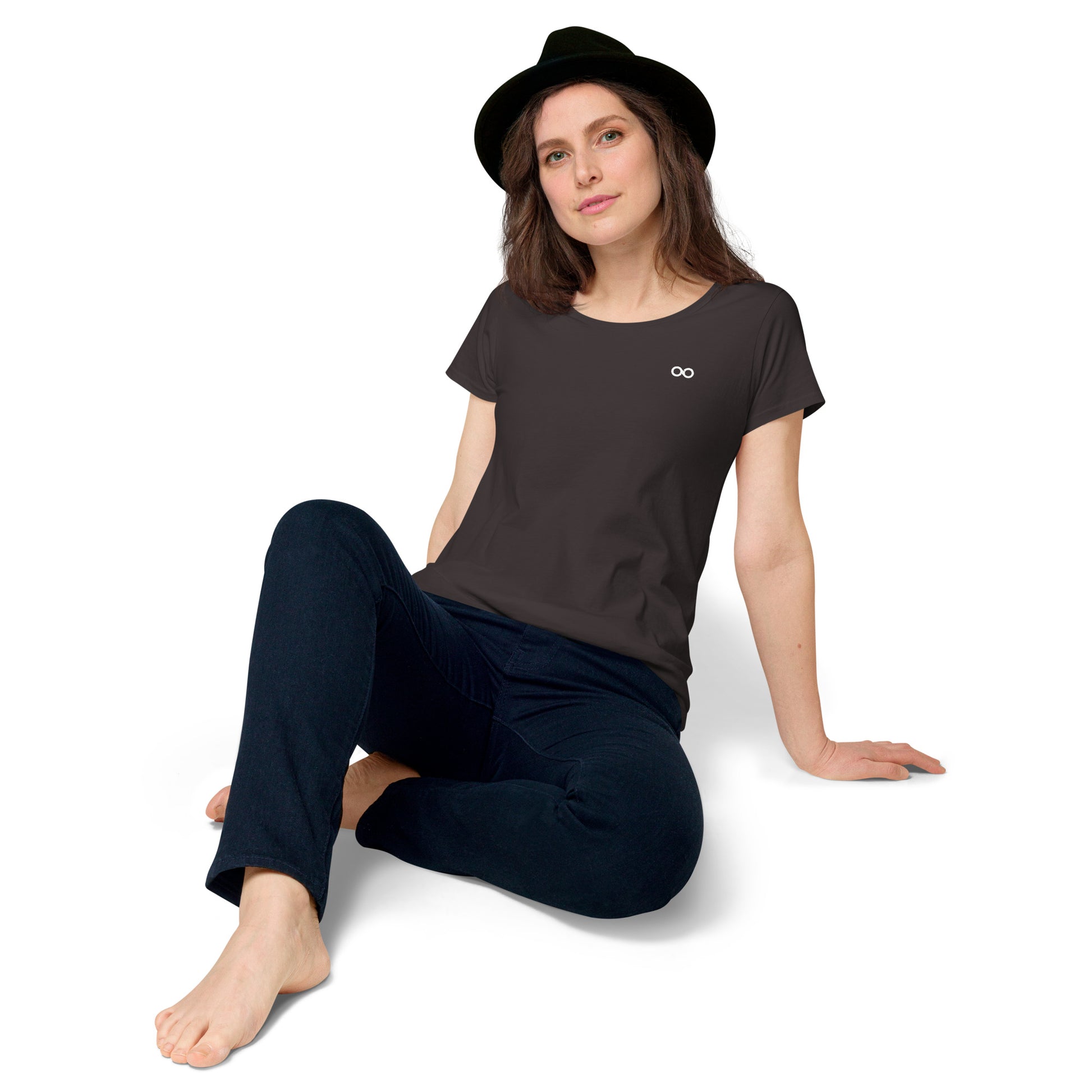 Universe 8 - Women’s round neck tee - Universe 8