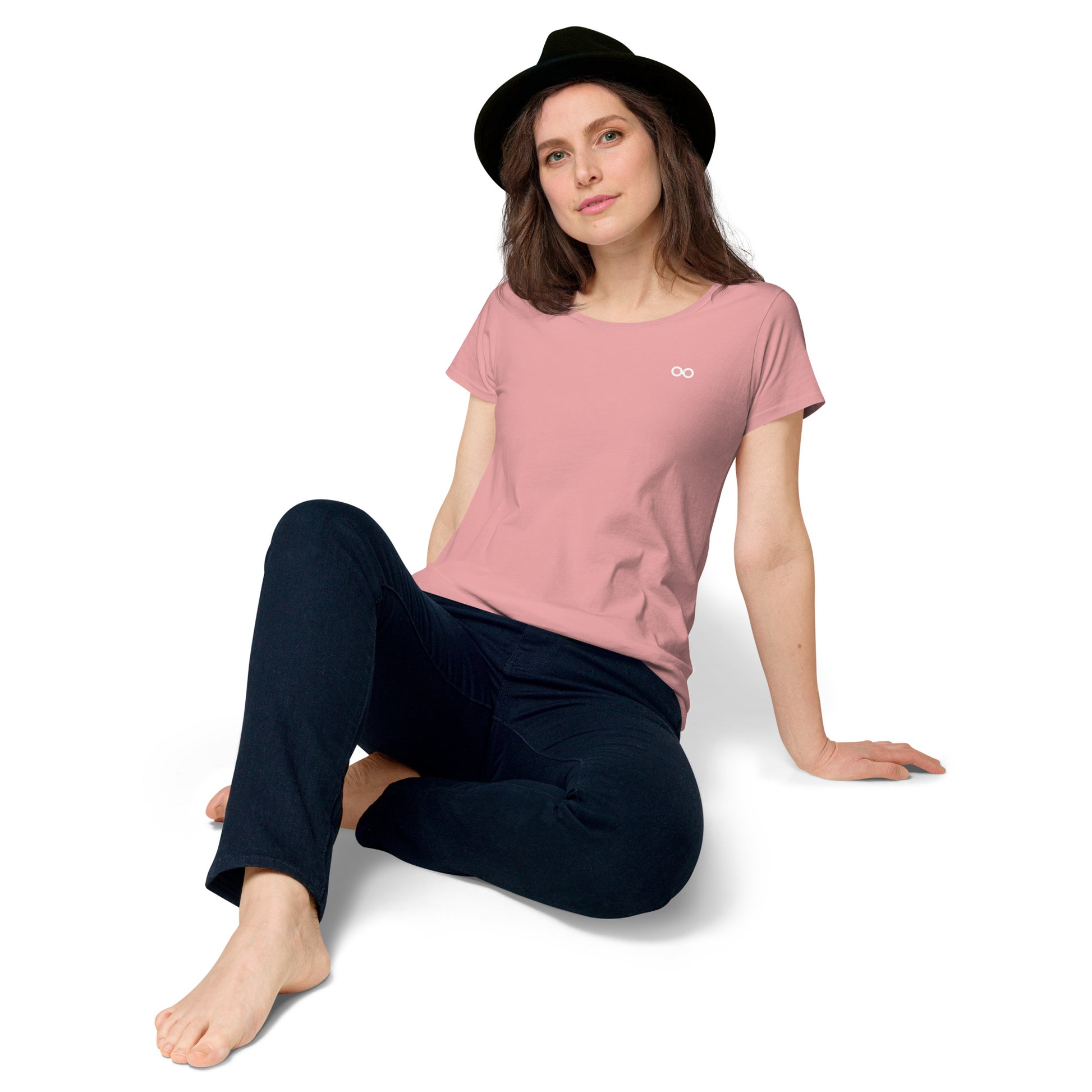 Universe 8 - Women’s round neck tee - Universe 8